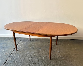Moderne uitschuifbare eettafel G Plan Fresco uit de jaren 60 uit het midden van de eeuw