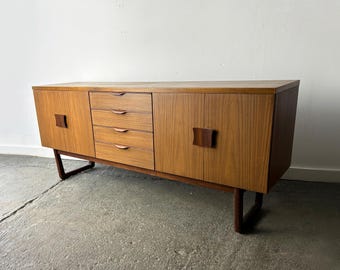 Jaren 60 formica dressoir van Europa Furniture uit het midden van de eeuw