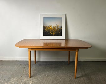 Schreiber Mid Century uitschuifbare eettafel van formica met beukenhouten poten, jaren 1960-1970
