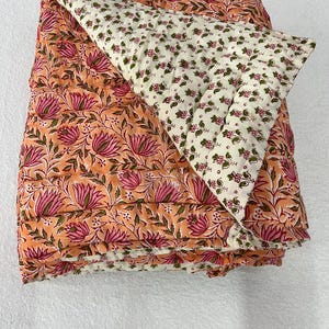 Couette en coton orange à imprimé floral, couvre-lit indien fait main