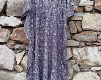 Handgemachtes Blumen Seiden-Kaftan-Kleid: Indische Maxi Loungewear, Plus Size