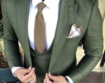 Traje de tres piezas verde de corte ajustado, hecho a medida para hombre, ideal para bodas.