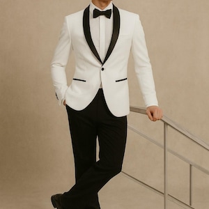 Men&#39;s White Blazer with Black Shawl Lapel: Slim Fit Tuxedo Suit