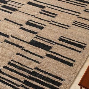 Tapis en jute tissé à la main avec motif géométrique noir moderne, tapis naturel pour décoration de salon, salle à manger ou chambre à coucher, tapis en jute naturel