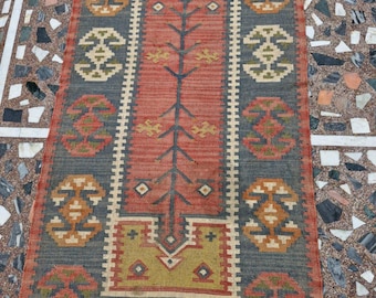 Handwoven Wool Jute Kilim Rug: Geometric Indian Dhurrie