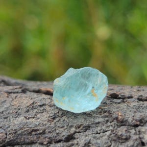 4 Carat Aquamarine Crystal: Uncut Sky Blue Gemstone Rough