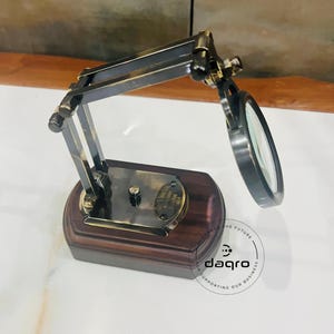 Antique - Style Magnifying Glass With Wooden Base Perfect for Reading And inspection  Desk Top Wonderful Home or Office Decor