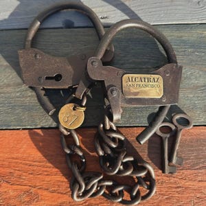 Alcatraz Prison Handcuffs Iron Adjustable Cuffs with Chain Handcrafted Heavy Chain Leg Cuffs Lock Key Handcuff Vintage Old Antique Iron