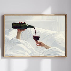 ベッドで赤ワインを味わうウォールアート | 居心地の良い高級デジタルプリント | 24x18インチのフェミニンな寝室やバーカートの装飾 | すぐにダウンロード