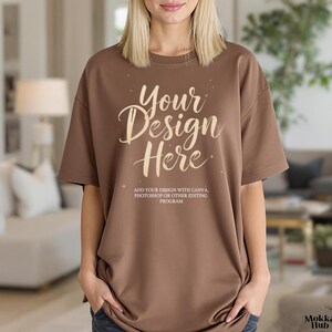 Camicia Comfort Color 1717 Espresso - Mockup C1717 - Mockup CC - Mockup modello - Mockup camicia Espresso - Mockup oversize alla moda