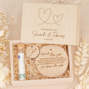 Geldgeschenk zur Hochzeit personalisiert mit Namen & Datum, Zwei Herzen | Geschenk für Brautpaar, Geschenk zur Hochzeit, Holzbox