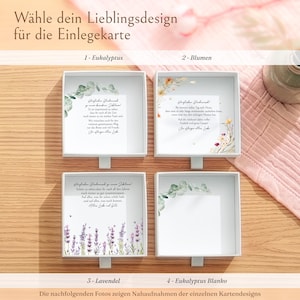 Pu&ograve; includere: Quattro scatole regalo quadrate bianche con cassetti estraibili, contenenti ciascuna un biglietto con testo in tedesco e illustrazioni botaniche. I disegni includono eucalipto, fiori e lavanda, con un'opzione di biglietto vuoto.