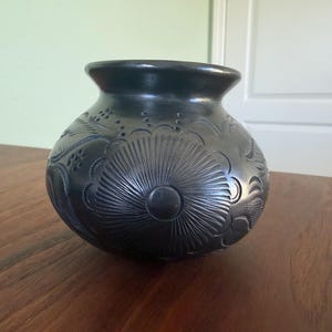 Vintage mexikansk keramikvas. Barro Negro (svart jord) lergods.