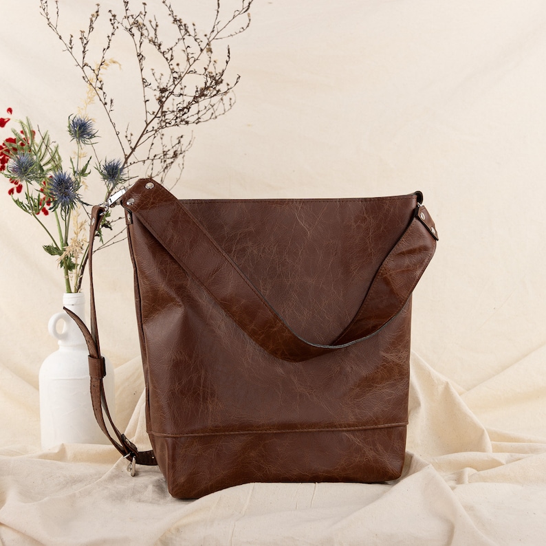 Hobo leather tote bag Lana Style shoulder and cross-body shopper tote image 1