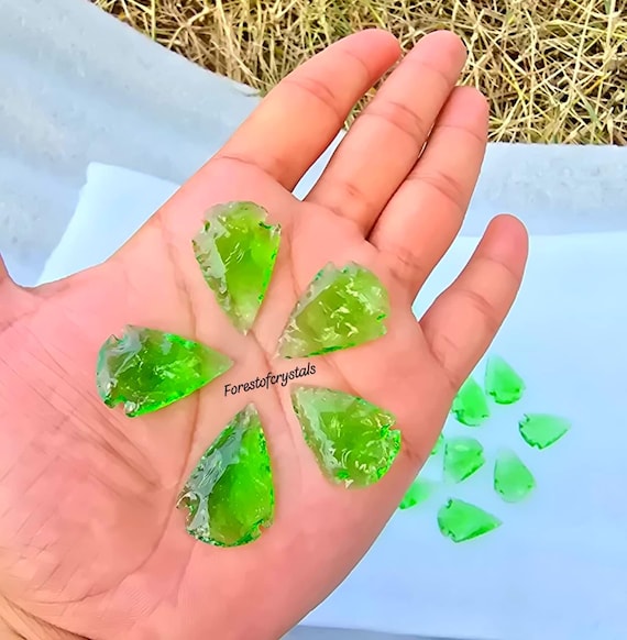 Handmade Green Peridot Arrowhead 1to1.5Inch, Green Obsidian Man-made Peridot Crystals Glass Arrowhead, Gemstone Arrowhead, Opalite Spearhead