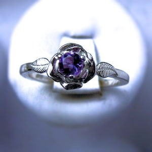 Sweet Rose Ring Sterling Silver Tiny Purple Amethyst Sapphire Blue White pink Topaz Tanzanite size 3 4 5 6 7 8 9 10 11 Handmade Fine Jewelry