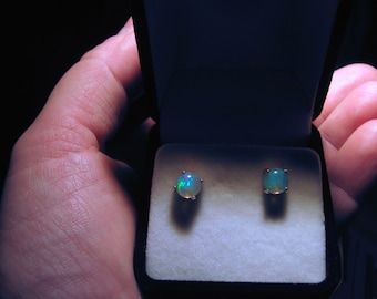 Aros con ópalo etíope en plata de ley, cabujón redondo de 6 mm, poste de fuego, rojo, verde, azul, naranja y negro, joyería fina hecha a mano, unisex, oro de 14 k