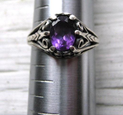 DollsofIndia White and Dark Purple Stone Setting Metal Ring - Free Size  (OL42) : Amazon.in: Fashion