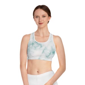 Colorful Print Sports Bra: Moisture-Wicking Workout Top