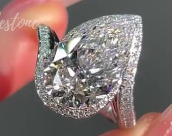 4カラット クラシックペアシェイプ モアッサナイト ダイヤモンドリング、ペアシェイプ バイパスシャンク ソリティアリング、18Kソリッドゴールド、ツイストパヴェバンド ユニークなプロポーズリングギフト