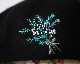 Hand Embroidered Dainty flower bouquet beret, hat, Mother's Day, Spring, 100% thick Wool Beret, Vintage Style, black, bunch of flowers