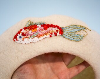 Kids beret, koi hat, hand embroidered hat, oriental pattern, 100% thick pure new wool beret, children's hat, hand stitched, Goldfish