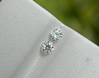 Natural Round Brilliant Cut Diamond: VVS Clarity, G-H Color (3.5mm)
