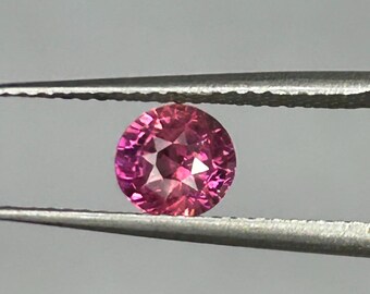 Natural Pink Sapphire: 1.05Carat Round Cut, Ceylon 5.5 mm