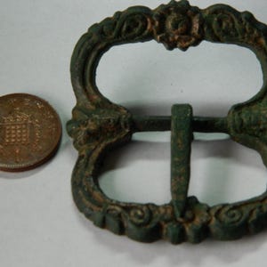 Rare Large Post Medieval / Tudor rose bronze belt buckle beast biting artefact metal detecting / detector find great gift / present