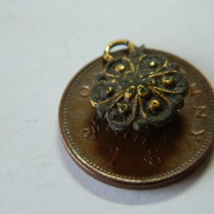 Rare small Post Medieval / Tudor gilt bronze filigree partlet lace hook artefact metal detecting / detector find a great gift / present