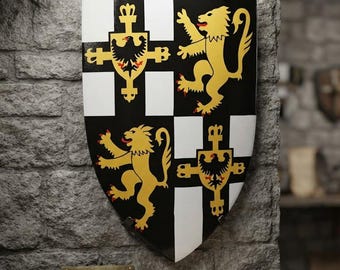 Handgemaakt middeleeuws stalen verwarmingsschild – zwarte, witte en gele leeuw heraldische muurdecoratie