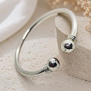 Handgjord vridmomentarmring i sterlingsilver: Tunga herrsmycken i massivt 925 silver