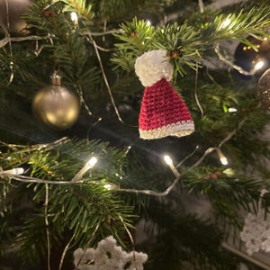 Santa Claus Hat Crochet Pattern, Mini Christmas Hat, PDF Crochet Tutorial, Holiday Decor, DIY Amigurumi Ornament, Keychain, Xmas Gift Idea