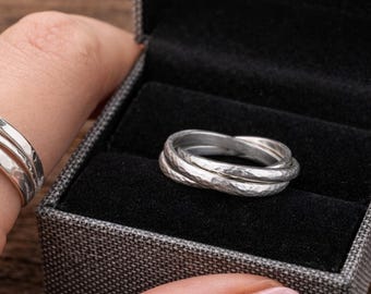 Anillo de bodas de triple entrelazado, hecho a mano en plata de ley 925, con un grosor considerable. Joyas llamativas.
