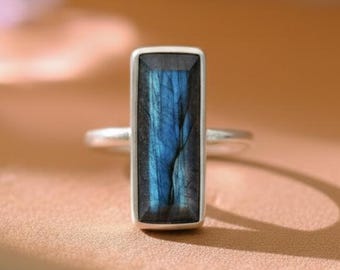 Natural Labradorite Ring, 925 Sterling Silver Ring, Blue Flash Labradorite Jewelry, Rectangular Gemstone Ring, Crystal Healing Gift for Her