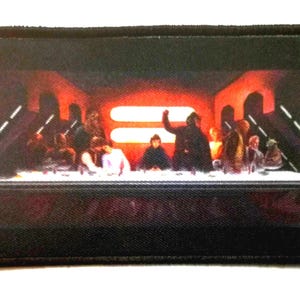 MORALITY Tygmärke 5x8 cm "The SW Scene" Broderitryck Rolig Militär Design Kardborreband