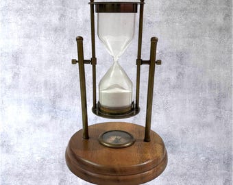 Personalisierte Sanduhr mit Holzsockel - Personalisierte Sanduhr mit Wunschgravur - Schreibtisch Dekor Geschenk für Sie und Ihn
