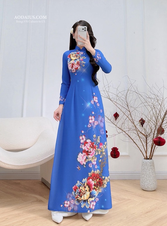 vietnamese dress for new year Purple design dinh ket Ao Dai