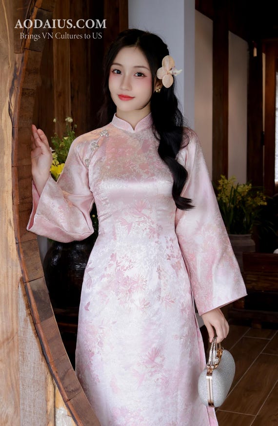 vietnamese lunar new year dress Vietnamese's Ao Dai for Lunar New Year