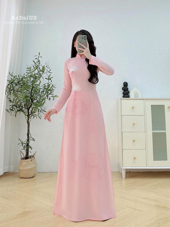 pink lotus dress Ym Hng Loang Ngh Thut  Pink Ombre Vietnamese Ym Dress for Lotus  Photoshoot