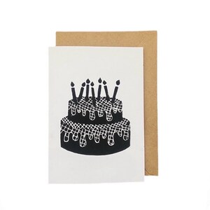 Tarjeta plegable de cumpleaños en linóleo