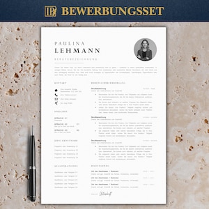 Könnte beinhalten: Ein professionelles Lebenslauf-Template mit dem Namen "Paulina Lehmann" oben. Der Lebenslauf enthält Abschnitte für Kontaktinformationen, Fähigkeiten und Berufserfahrung. Auf der linken Seite des Lebenslaufs befindet sich ein schwarzer Stift. Der Text "BEWERBUNGSSET" steht oben.