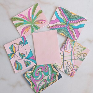 Set de cartes de voeux dessinées à la main : motifs botaniques abstraits