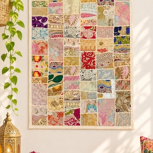 Indischer Patchwork Wandteppich, Vintage Sari Wandbehang, Boho Textilkunst (90 x 60 cm)