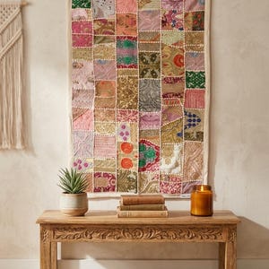 刺繍入り壁掛けタペストリー - ハンドメイドインドサリーパッチワークアート、鮮やかな民族装飾（90 x 60 cm）