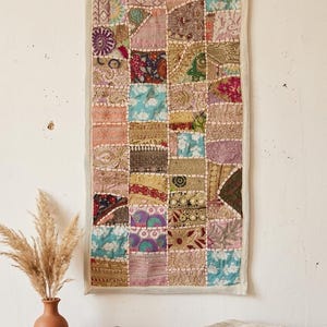 Arazzo indiano patchwork da parete, arazzo ricamato in stile boho, decorazione per la casa in stile boho (80 x 40 cm)