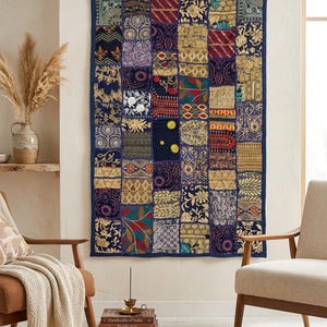 Tapiz indio de patchwork hecho a mano, decoración de pared de tela de sari vintage, arte textil bohemio (90 x 60 cm)