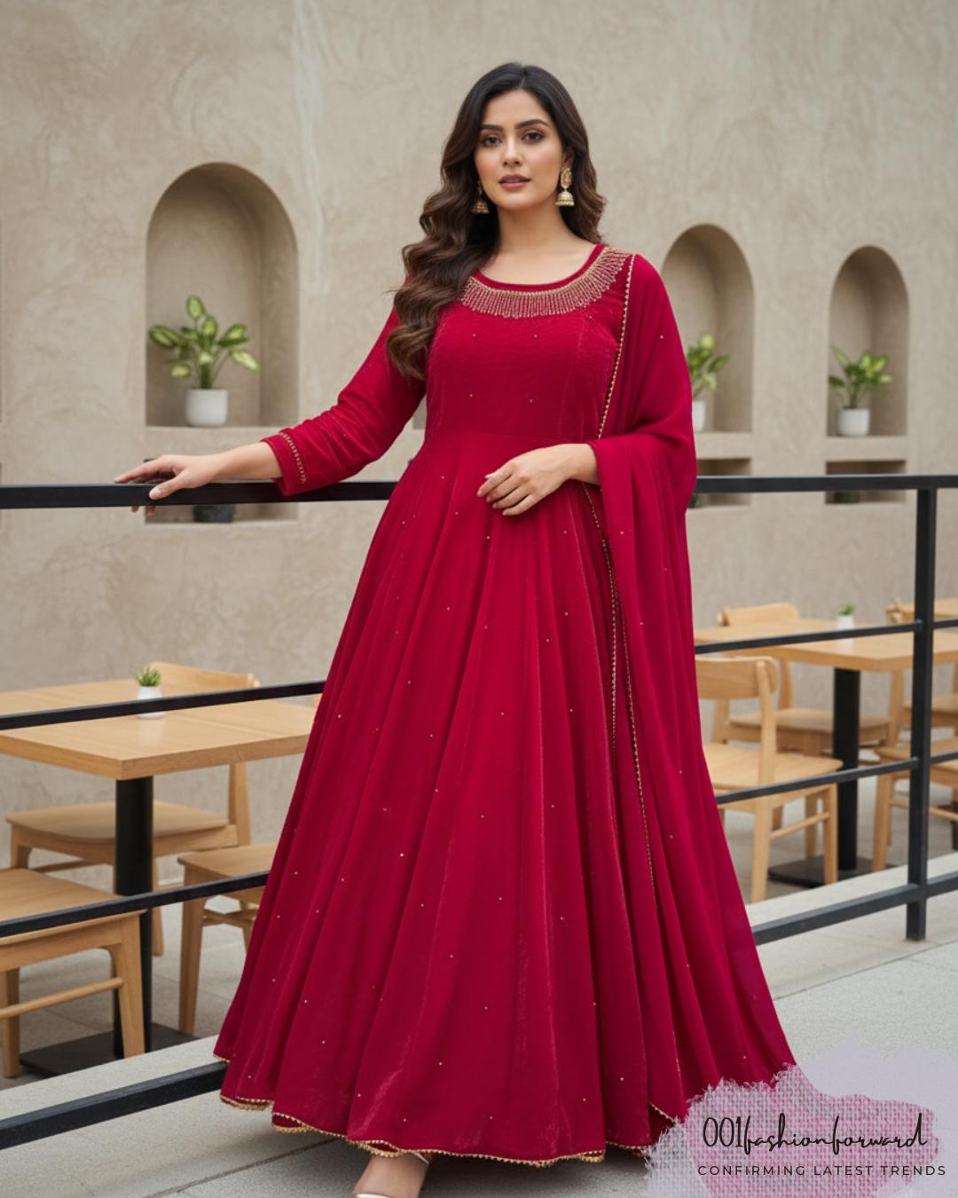 Abito Anarkali Di Seta In Mussola Con Ricamo Pesante E Dupatta – Completo 3 Pezzi Donna