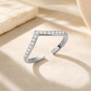 Chevron Zehenring, 925 Sterling Silber CZ V Form offener Zehenring, zierlicher Silber Fuß Schmuck Geschenk