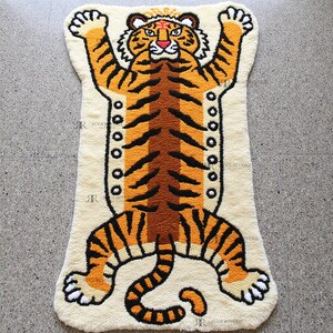 5x7 Tiger Shaped Hand Tufted Wool Rug – Jungle Animal Carpet for Mid Century Living Room, Bedroom Rug 6x9 9x12 Area Rug